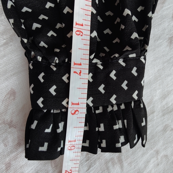 Vintage | b&w 🖤🤍 | Small | Oleg Cassini | blouse - Picture 9 of 14